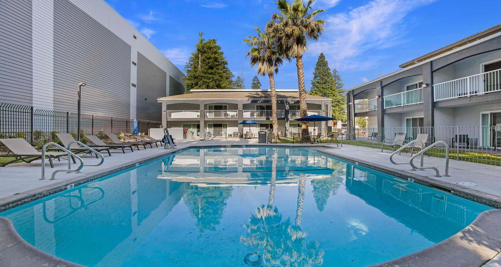 Surestay Plus Hotel By Best Western Sacramento North Luaran gambar